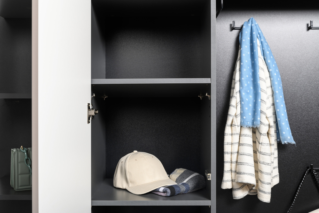 Шкафы распашные, Шкаф-пенал Сидней 16.313, антрацит, веллюто капучино